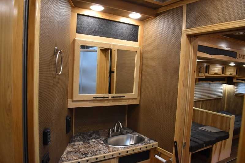 2021 Lakota Bighorn 8418GLQUG 4 Horse Trailer with 18′ Short Wall - Image 15