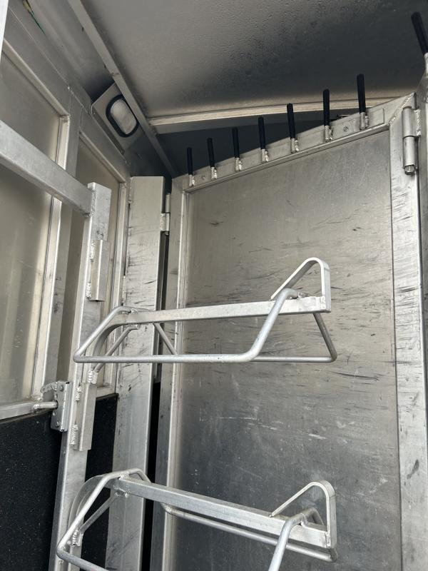 2002 Silverado 3h GN All Aluminum Weekender - Image 8
