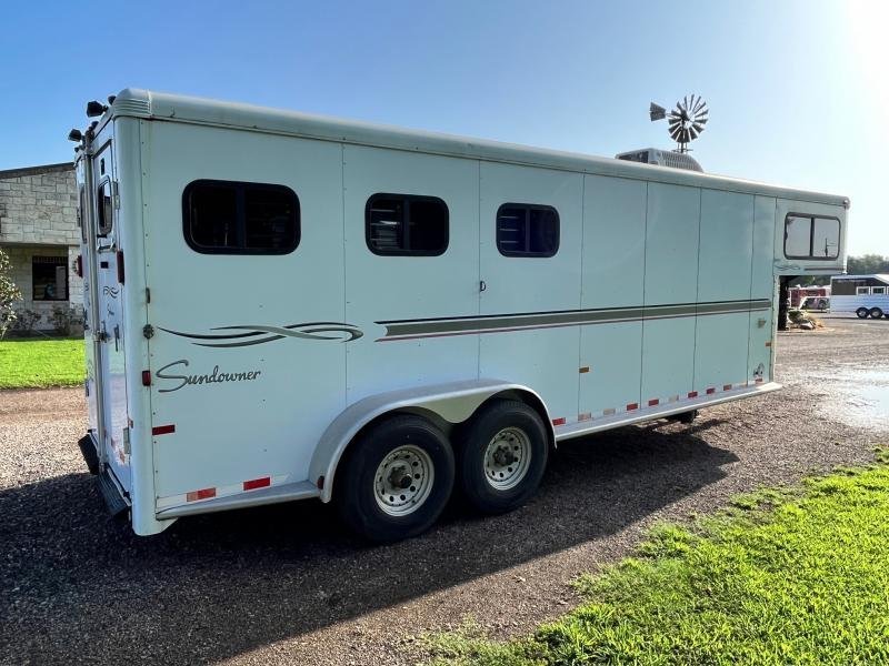 2004 Sundowner 3 Horse Weekender Horse Trailer - Image 5