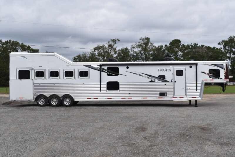 2021 Lakota BigHorn 8519TBB 5 Horse Trailer with 19′ Short Wall - Image 2