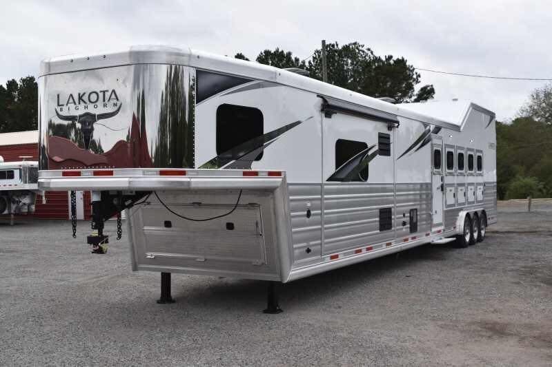 2021 Lakota BigHorn 8519TBB 5 Horse Trailer with 19′ Short Wall - Image 6