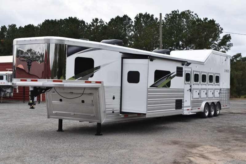 2021 Lakota BigHorn 8519TBB 5 Horse Trailer with 19′ Short Wall - Image 7