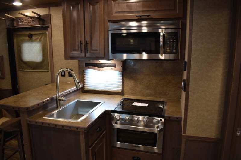 2021 Lakota BigHorn 8519TBB 5 Horse Trailer with 19′ Short Wall - Image 38