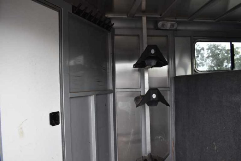 2018 Adam 7304GN 3 Horse Trailer - Image 6
