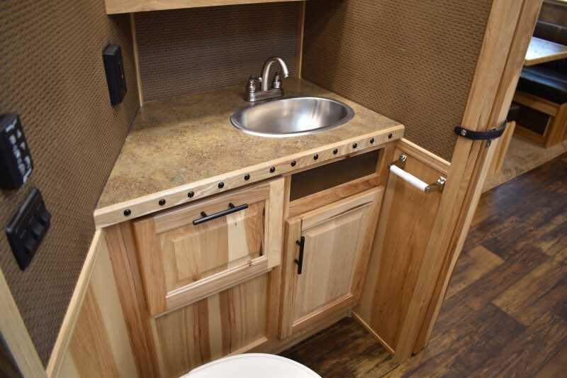 2021 Lakota BIGHORN 8316SRGLQ 3 Horse Trailer with 16′ Short Wall - Image 18