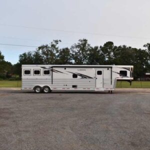 2021 Lakota BIGHORN 8316SRGLQ 3 Horse Trailer with 16′ Short Wall