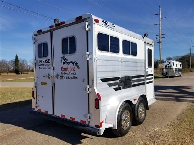 2001 4 Star 2 Horse Bumper Pull Slant Load - Image 4