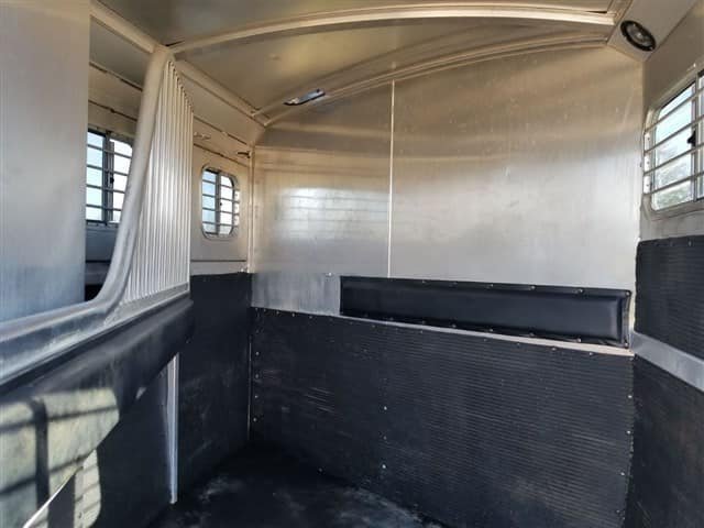 2001 4 Star 2 Horse Bumper Pull Slant Load - Image 13