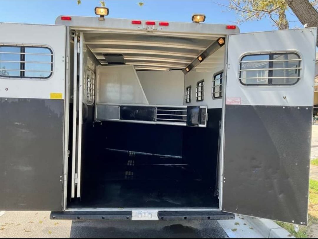 1999 Sundowner 3 Horse Trailer - Image 13