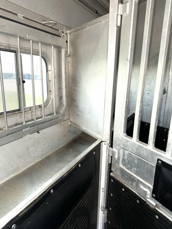 2011 Platinum Coach 4 Horse 15 SW Rear Load Horse Trailer - Image 11