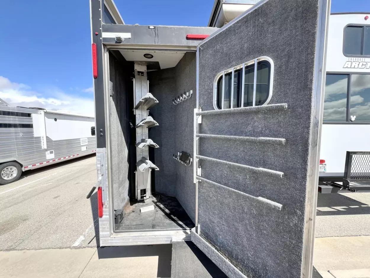 Used 2013 Bloomer 4 Horse 16′ LQ, 7’Slide, Air Ride, Pod, Mister/Water Sys Air ride, HWH Slide, Integrated Pod - Image 21