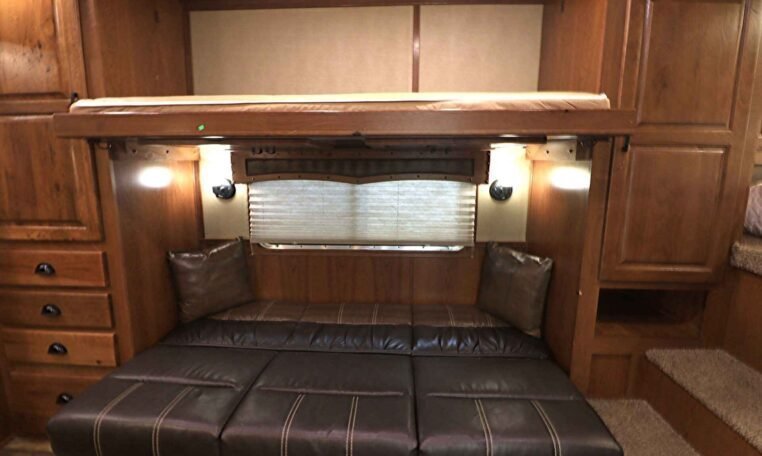 2019 Lakota Bighorn 6 Horse Side Load Trailer - Image 36