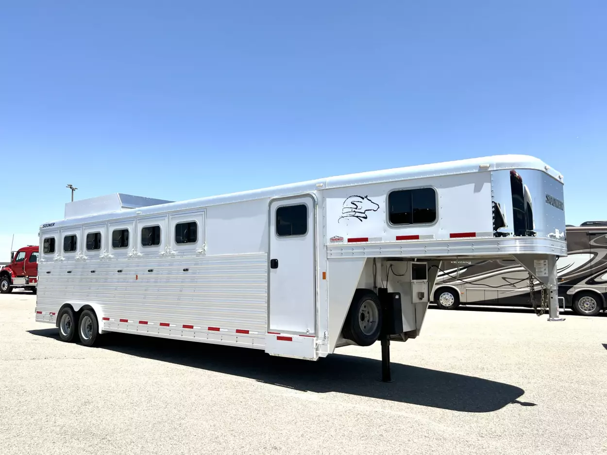 2015 Sooner 6 Horse Gooseneck - Image 6