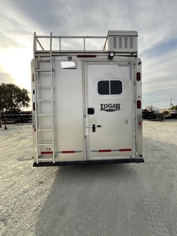 2014 Logan Coach RAZ4GNHDLQ 40′ 4 horse Razor GN Horse Trailer**WITH WALK IN CLOSET** - Image 7
