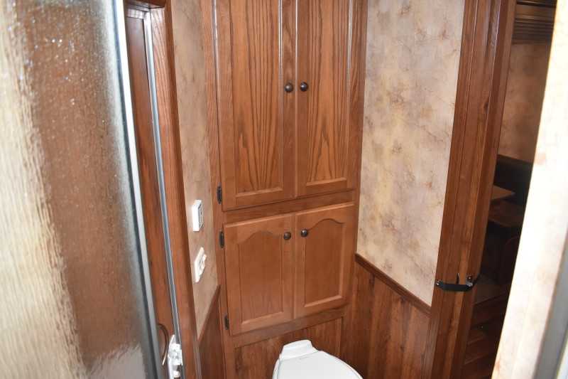 2013 Lakota 8311LQ 3-Horse Trailer With 11 ft Short Wall - Image 10