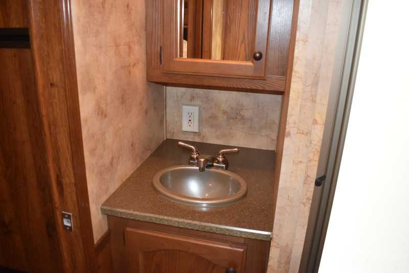 2013 Lakota 8311LQ 3-Horse Trailer With 11 ft Short Wall - Image 2
