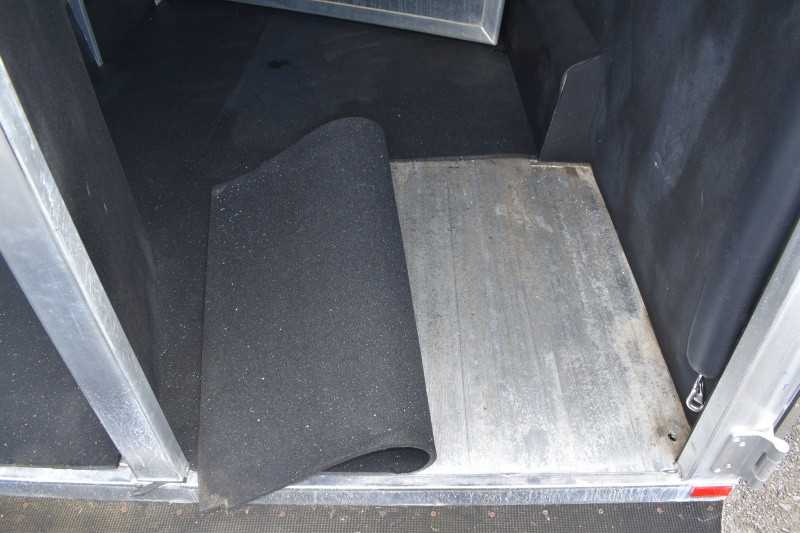 2013 Lakota 8311LQ 3-Horse Trailer With 11 ft Short Wall - Image 3