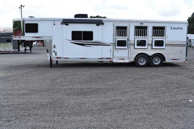 2013 Lakota 8311LQ 3-Horse Trailer With 11 ft Short Wall - Image 27
