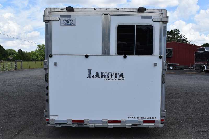 2013 Lakota 8311LQ 3-Horse Trailer With 11 ft Short Wall - Image 13