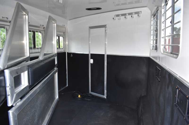 2013 Lakota 8311LQ 3-Horse Trailer With 11 ft Short Wall - Image 6