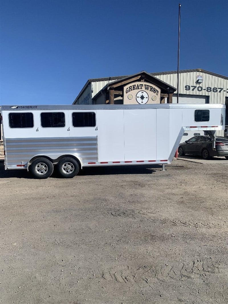 2025 Featherlite 9600 Premier Tack 3-Horse Horse Trailer Featherlite 3 horse trailer - Image 8