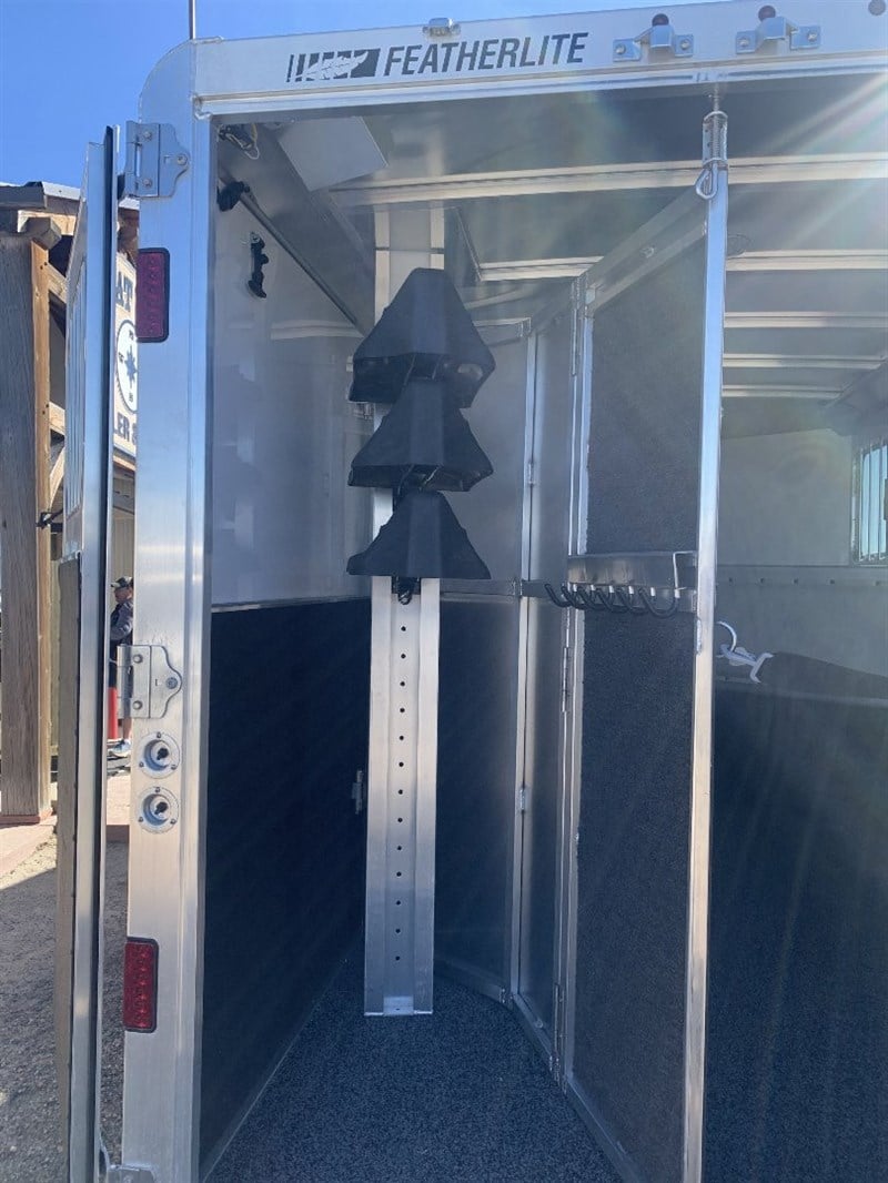 2025 Featherlite 9600 Premier Tack 3-Horse Horse Trailer Featherlite 3 horse trailer - Image 2