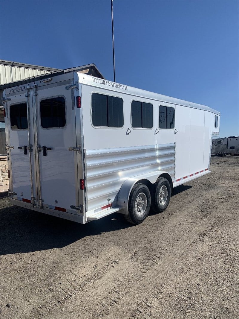 2025 Featherlite 9600 Premier Tack 3-Horse Horse Trailer Featherlite 3 horse trailer - Image 7