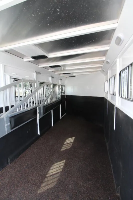 2019 Trails West Manufacturing Classic II 4-Horse Trailer - Image 8