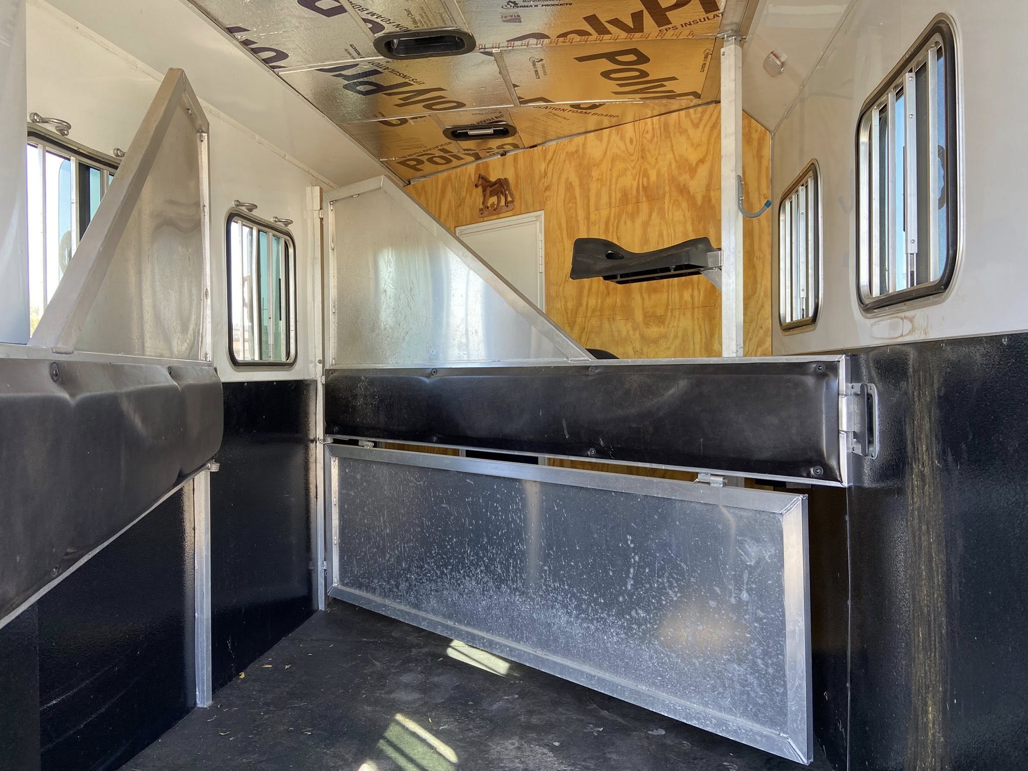 2022 Bison Silverado 3-Horse 10 ft Living Quarters Horse Trailer - Image 13