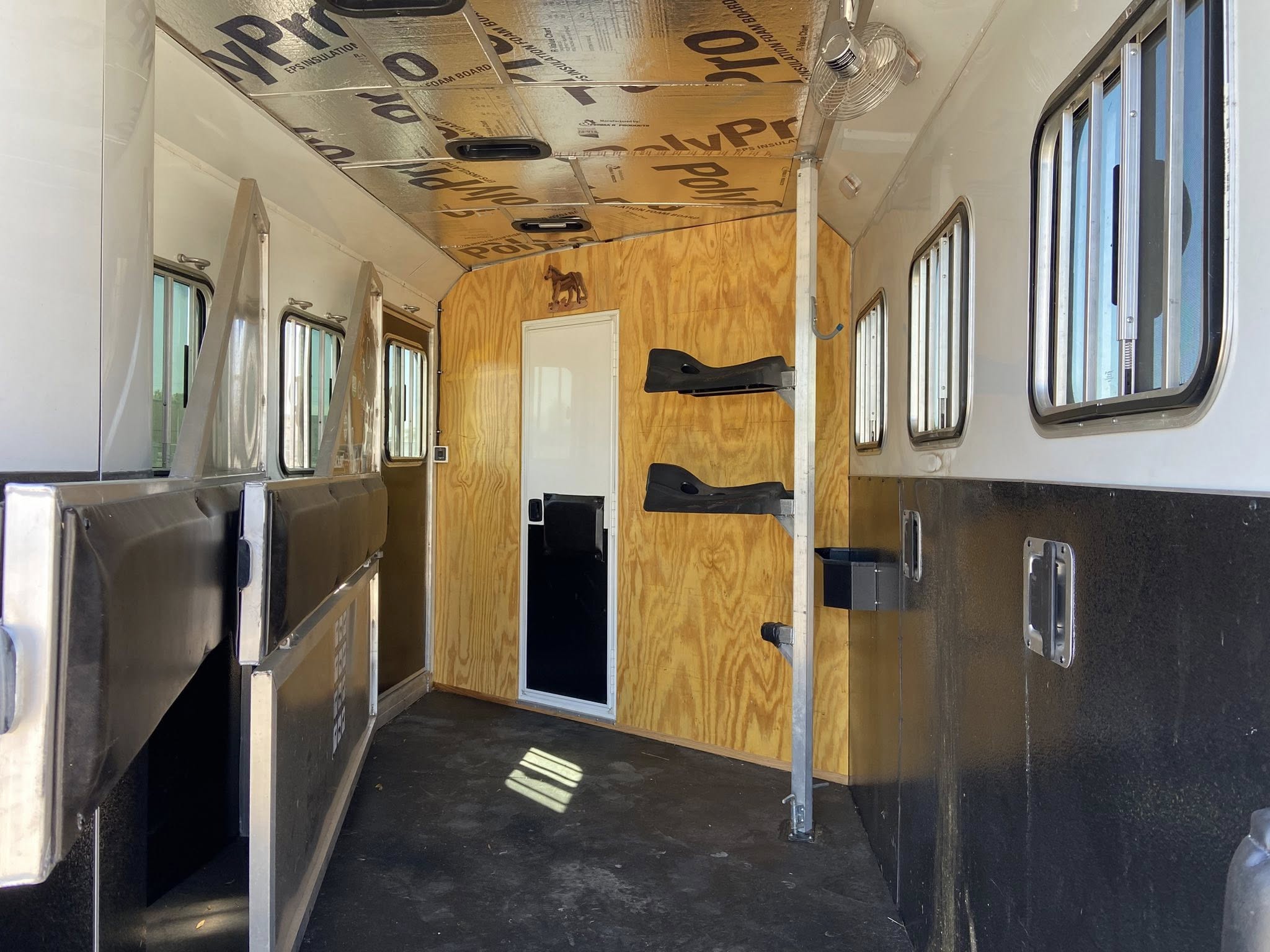 2022 Bison Silverado 3-Horse 10 ft Living Quarters Horse Trailer - Image 14