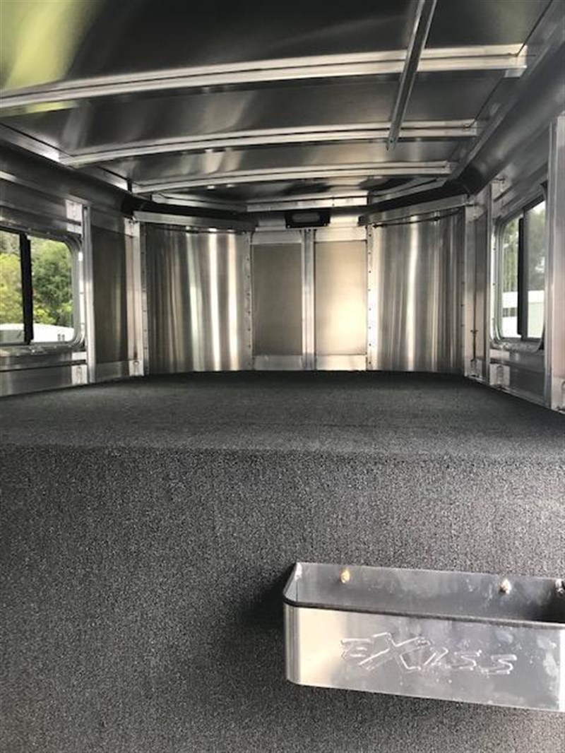 2024 Exiss Express SS 3-Horse Gooseneck Horse Trailer 3 horse gooseneck trailer - Image 4