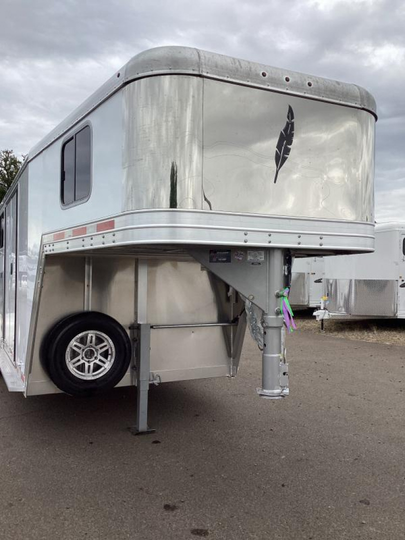2024 Featherlite 9600 Premier Tack 3-Horse