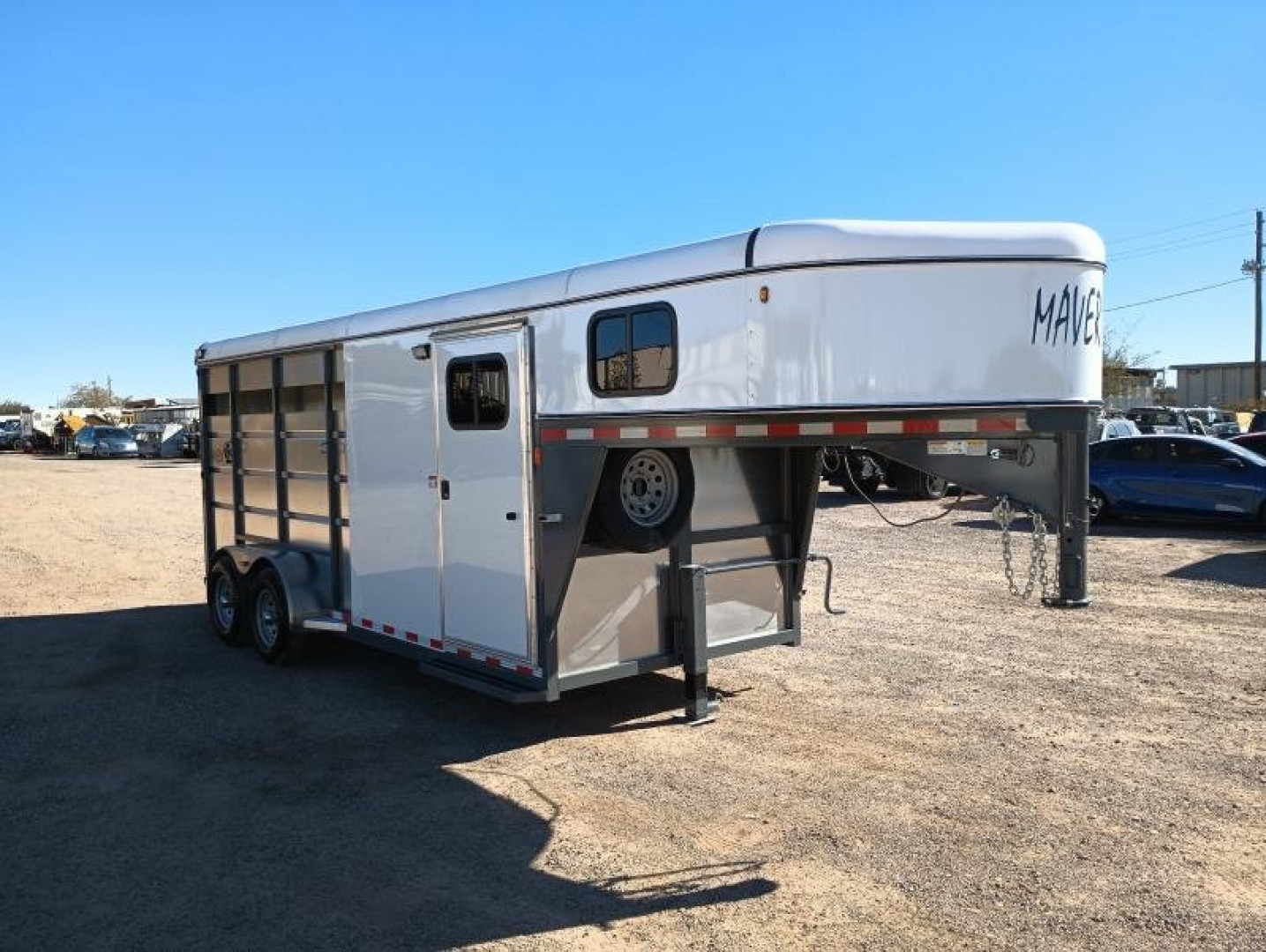 2024 Maverick 3-Horse Gooseneck Horse Trailer