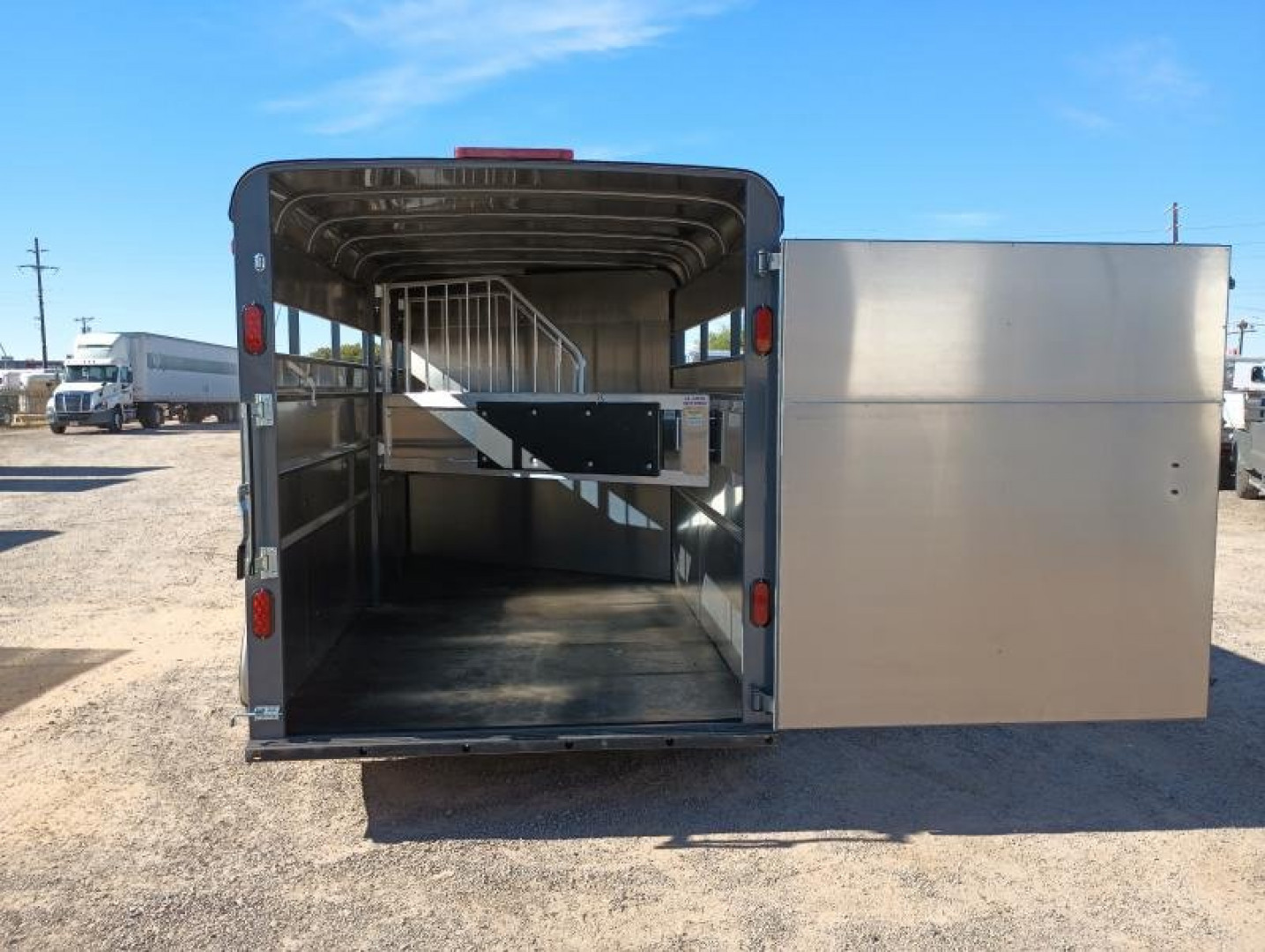 2024 Maverick 3-Horse Gooseneck Horse Trailer - Image 14