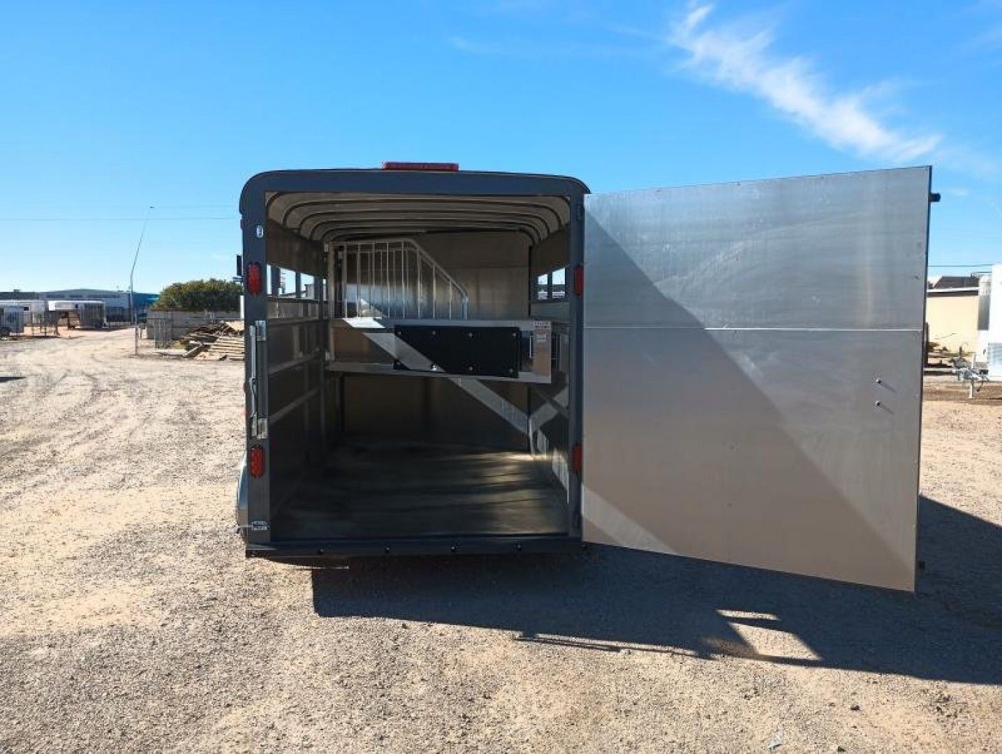 2024 Maverick 3-Horse Gooseneck Horse Trailer - Image 4