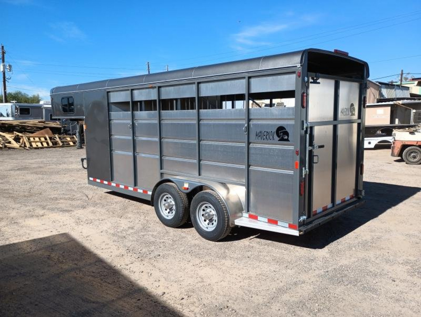 2024 Maverick 3-Horse Gooseneck Horse Trailer - Image 10