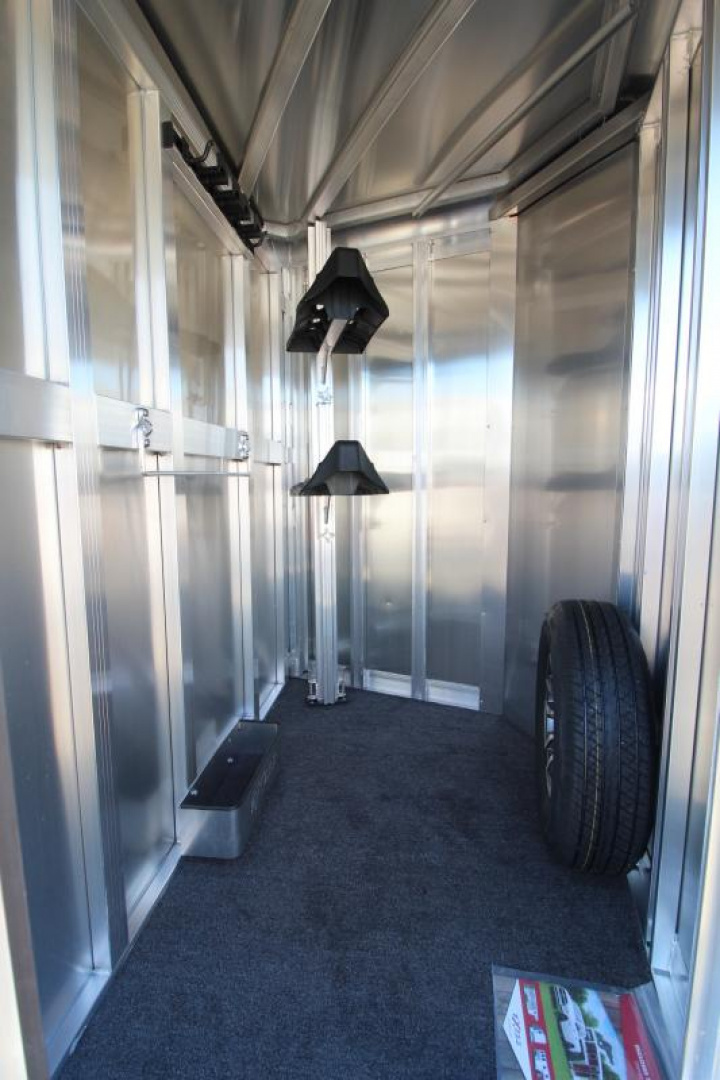 2025 Exiss Express 2-Horse Slant Load Horse Trailer 2 horse slant load trailer - Image 10