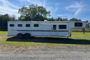 2001 Cherokee 7408LQ 4-Horse
