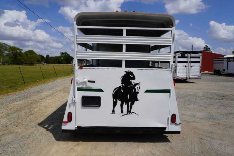 2015 Bee 2HBP 2-Horse Trailer with 2 ft Short Wall - Image 6