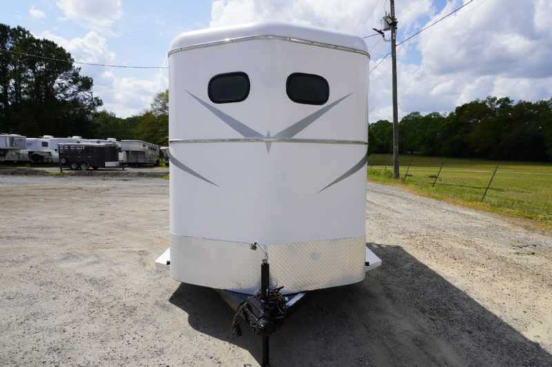 2015 Bee 2HBP 2-Horse Trailer with 2 ft Short Wall - Image 3