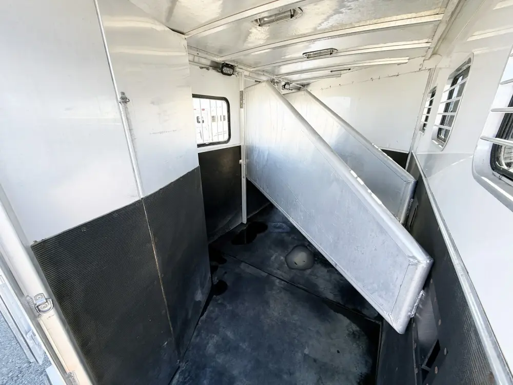 2004 Exiss Sport 3 Horse Trailer - Image 5