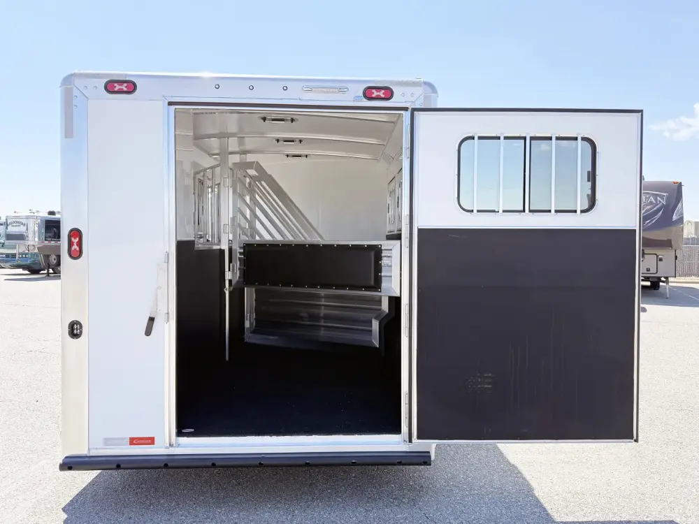 2027 Cimarron Norstar 3-Horse Gooseneck Trailer - Image 3