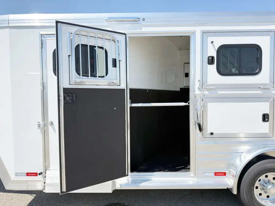 2027 Cimarron Norstar 3-Horse Gooseneck Trailer - Image 7
