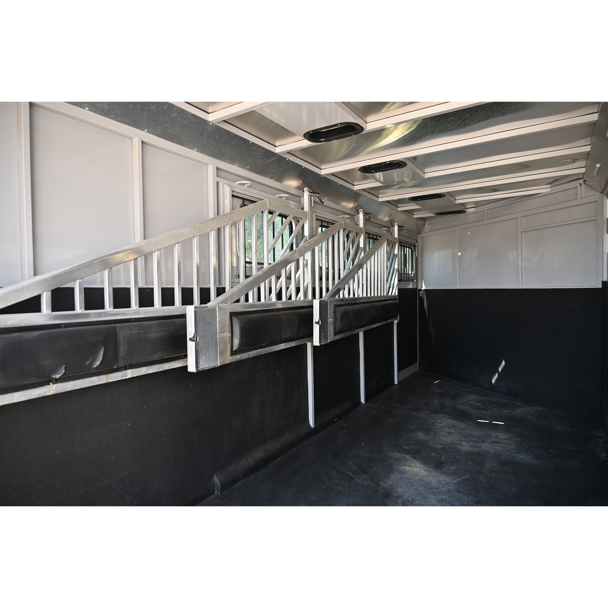 2024 Trails West Santa Fe 4-Horse Bumper Pull Horse Trailer - Image 15