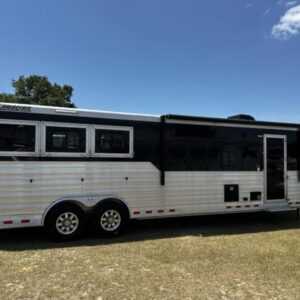 2019 Cimarron 3 Horse Slant Load Gooseneck With Living Quarters