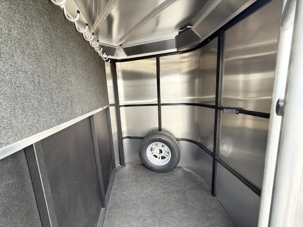2026 Logan Coach Bullseye 2-Horse Bumper Pull Trailer - Image 9