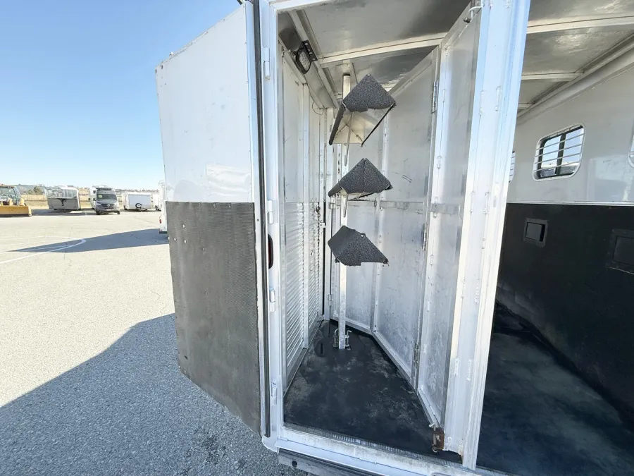 2004 Exiss Sport 3 Horse Trailer - Image 6