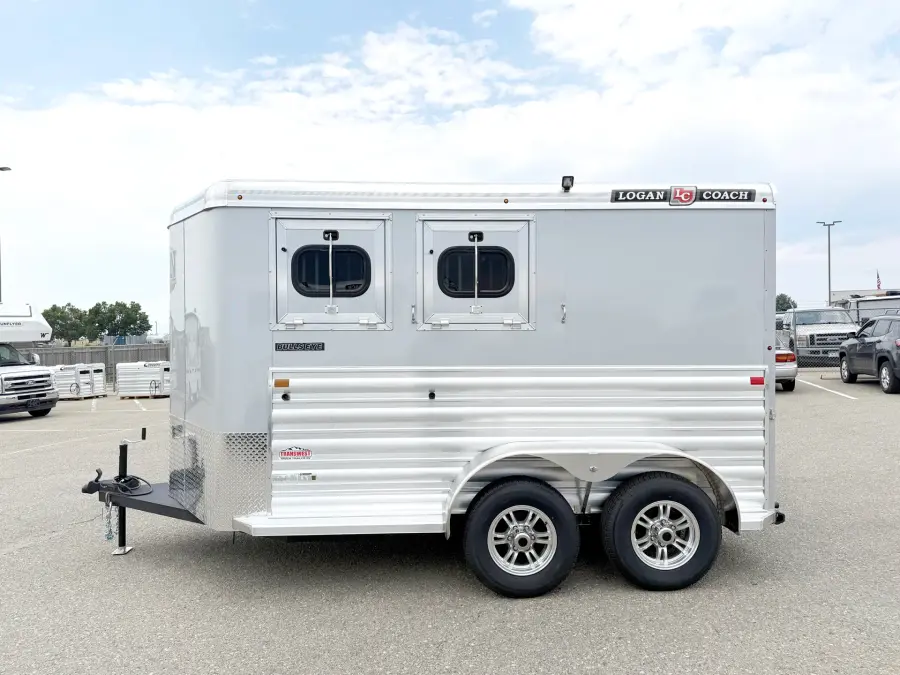 2026 Logan Coach Bullseye 2-Horse Bumper Pull Trailer - Image 4