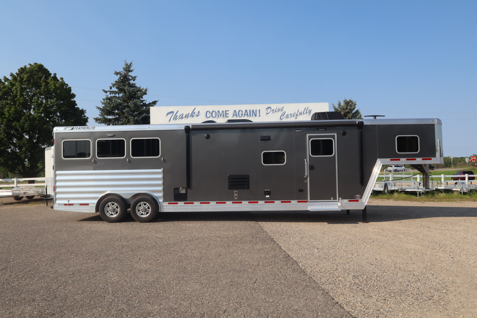 2025 Featherlite 3-Horse Slant Load Horse Trailer 3 horse slant load trailer - Image 29