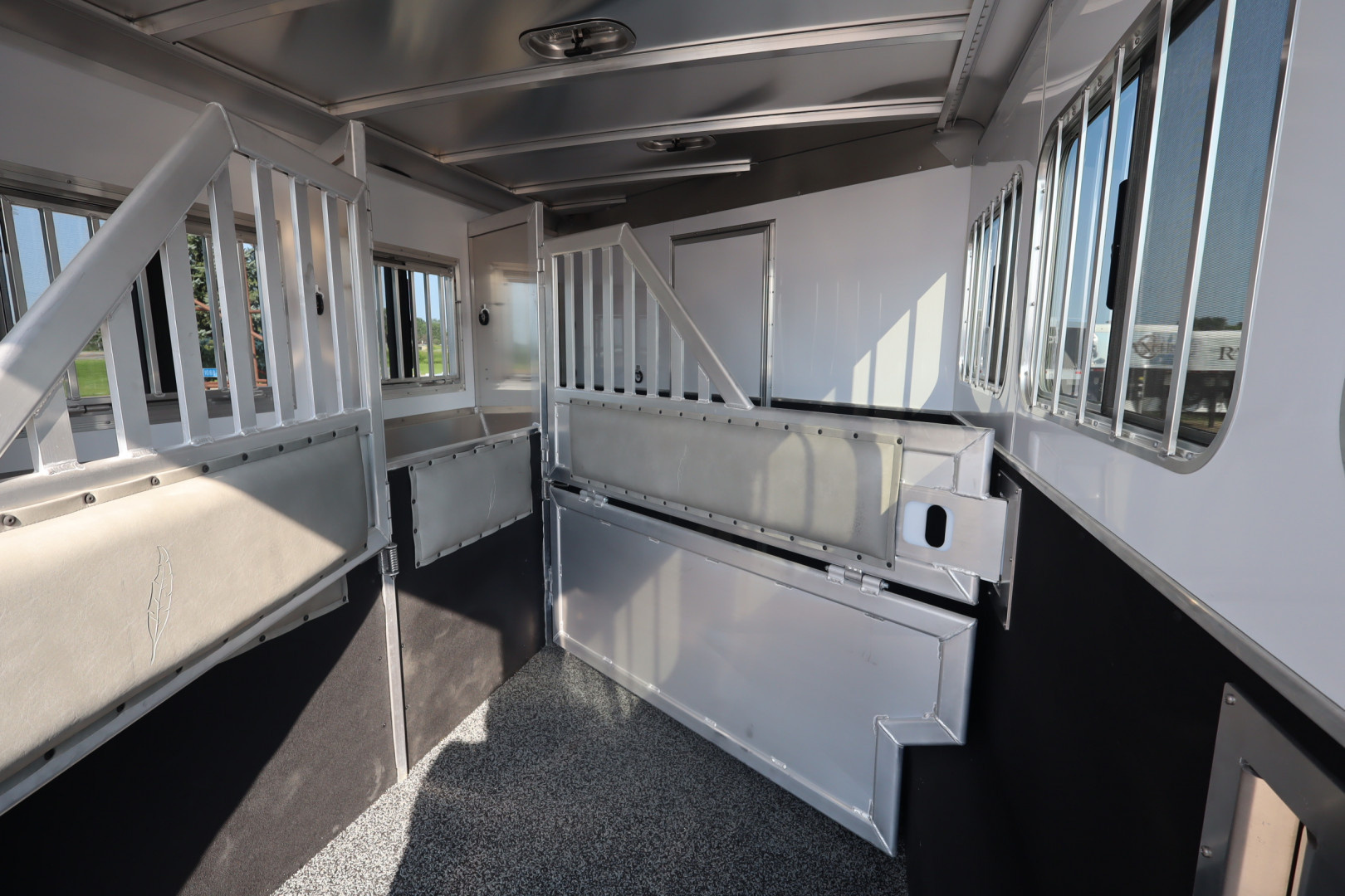 2025 Featherlite 3-Horse Slant Load Horse Trailer 3 horse slant load trailer - Image 20